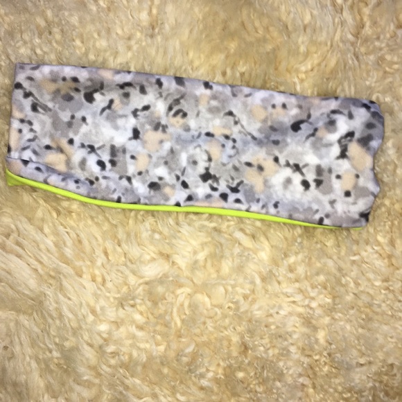 lululemon athletica Accessories - Like New Headband